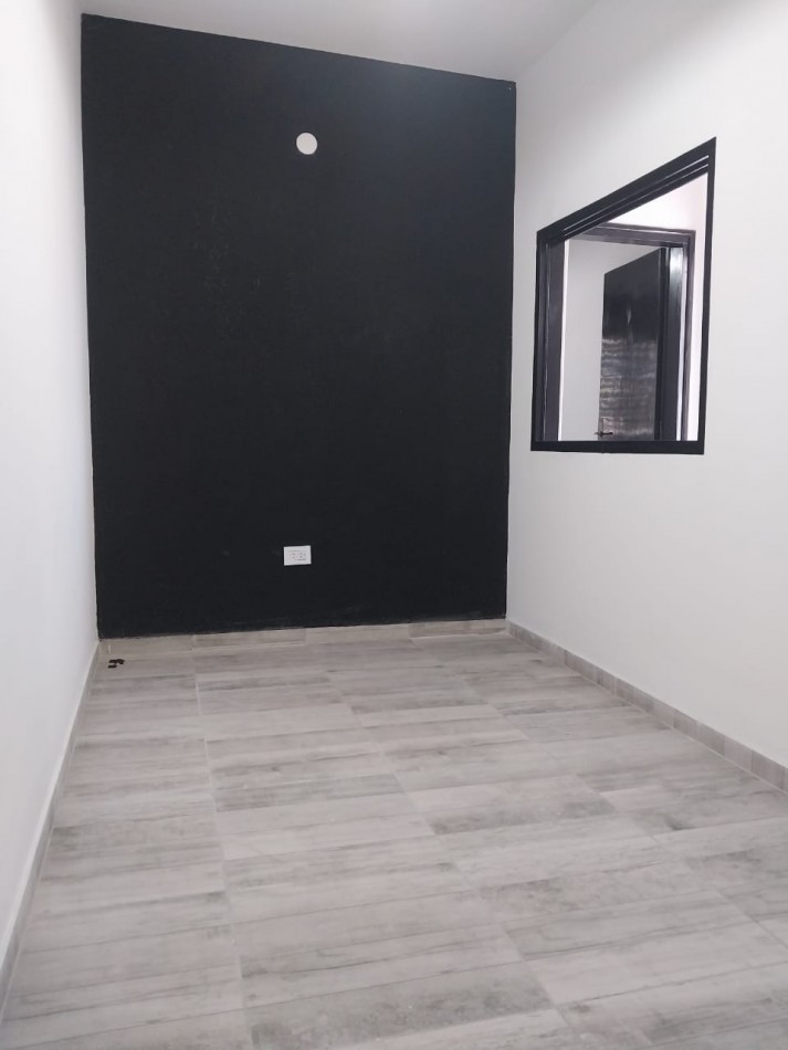 Casa al Frente en 2 Plantas / Local Comercial / Quincho Parrillero / Terraza Zona Norte Reciclada  Nuevo apta credito