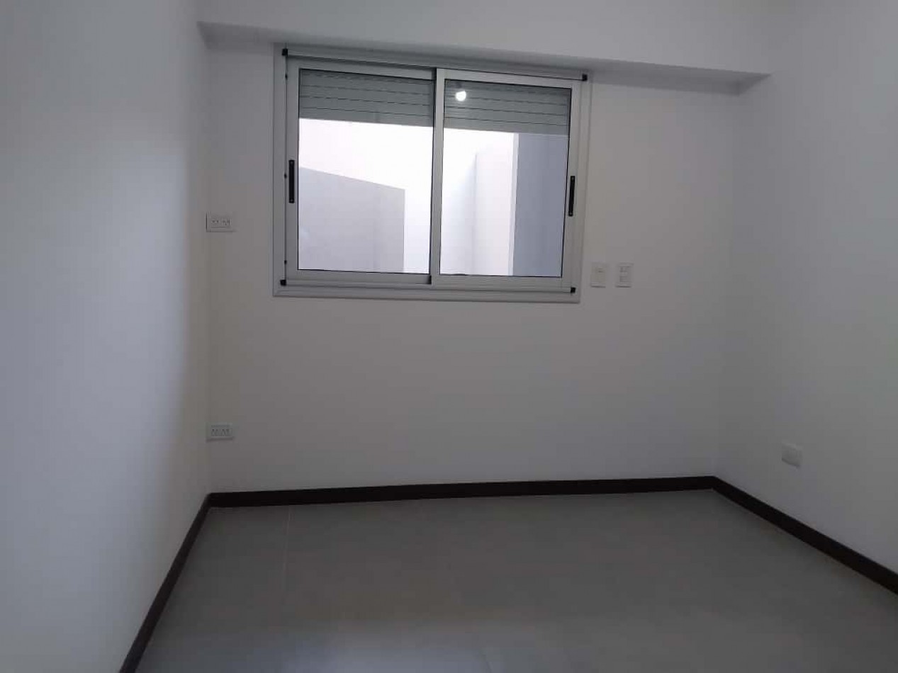 Departamento 1 dormitorio a estrenar con patio entrega de U$$50.000 mas  FINANCIACION CUOTAS 10 cuotas  1° piso contrafrente