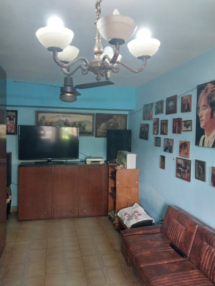 CASA AL FRENTE CON RETIRO DE JARDIN COCHERA PASANTE JARDIN PISICINA QUINCHO 2 DORMITORIOS