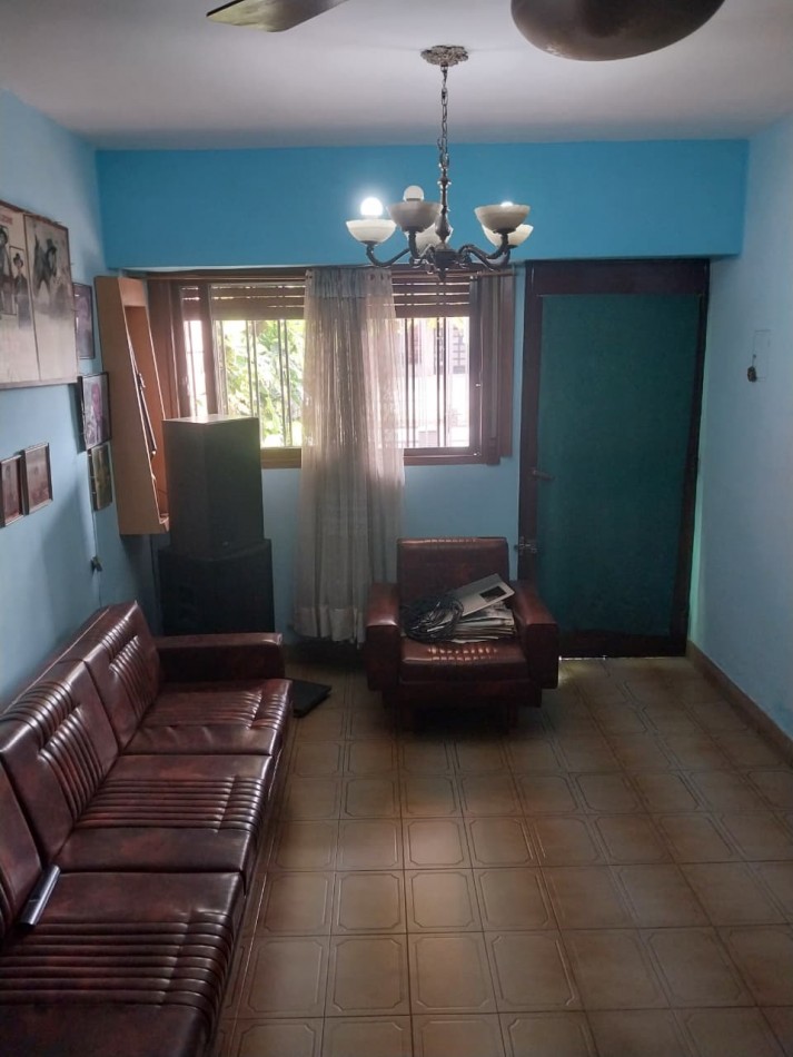 CASA AL FRENTE CON RETIRO DE JARDIN COCHERA PASANTE JARDIN PISICINA QUINCHO 2 DORMITORIOS