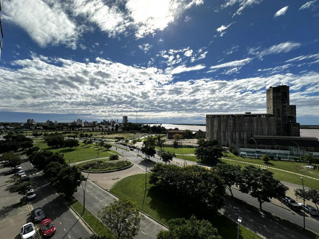 Departamento Semipiso exclusivo al frente en esquina vista total al rio 2 dormitorios con cochera Puerto Norte Posibilidad de ´Permuta en parte de pago
