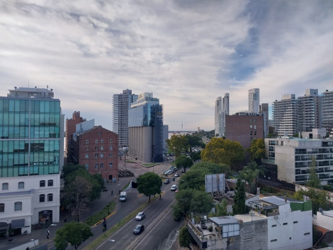 Departamento Semipiso exclusivo al frente en esquina vista total al rio 2 dormitorios con cochera Puerto Norte Posibilidad de ´Permuta en parte de pago