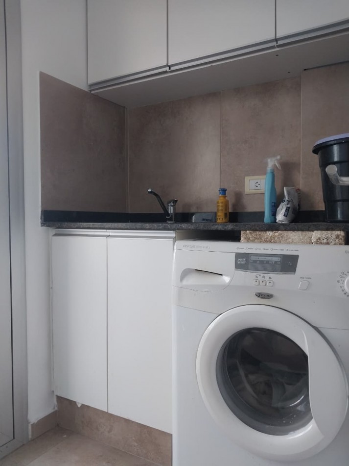Departamento Semipiso exclusivo al frente en esquina vista total al rio 2 dormitorios con cochera Puerto Norte Posibilidad de ´Permuta en parte de pago