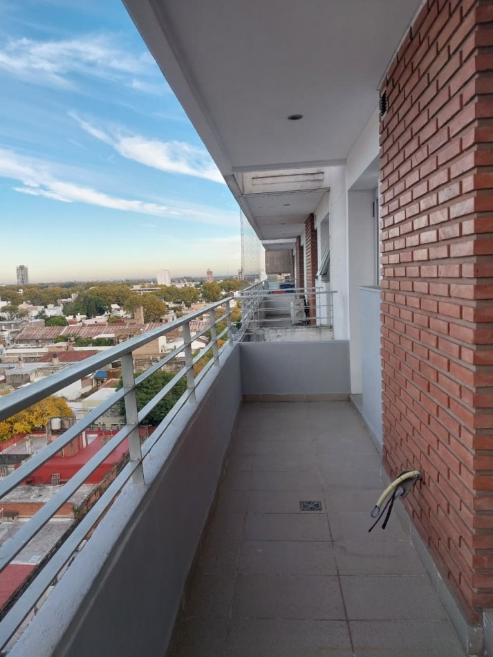 Departamento Semipiso exclusivo al frente en esquina vista total al rio 2 dormitorios con cochera Puerto Norte Posibilidad de ´Permuta en parte de pago