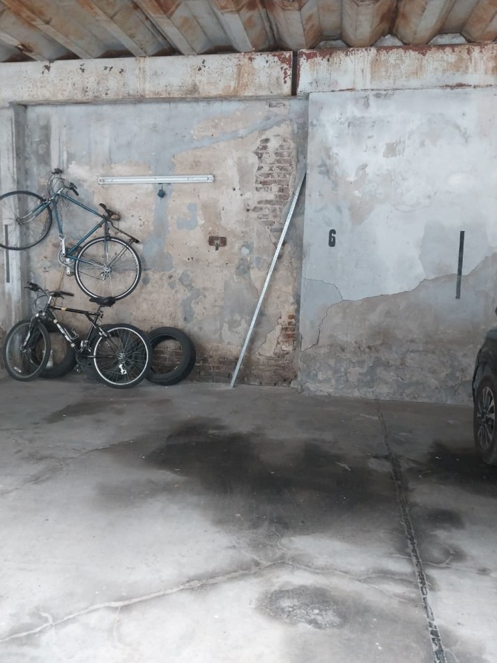 Departamento Semipiso al Frente 2 Dormitorios con Cochera Italia N°164 Valor Negociable