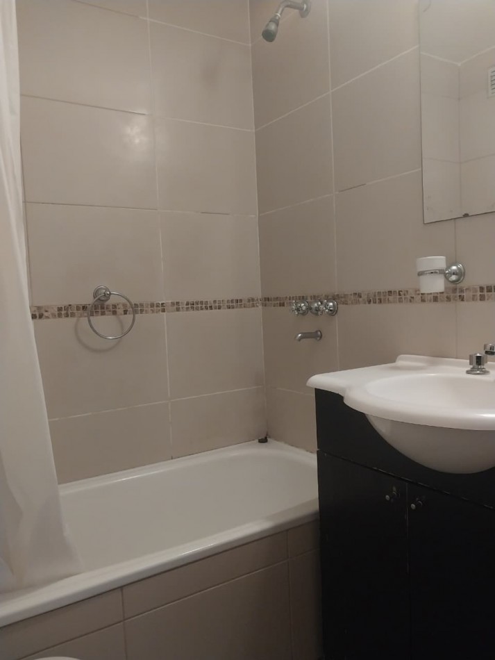Departamento semipiso al frente con doble balcon 7° piso Cordoba al 2500