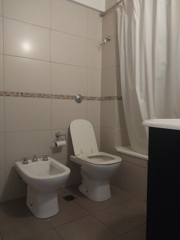 Departamento semipiso al frente con doble balcon 7° piso Cordoba al 2500