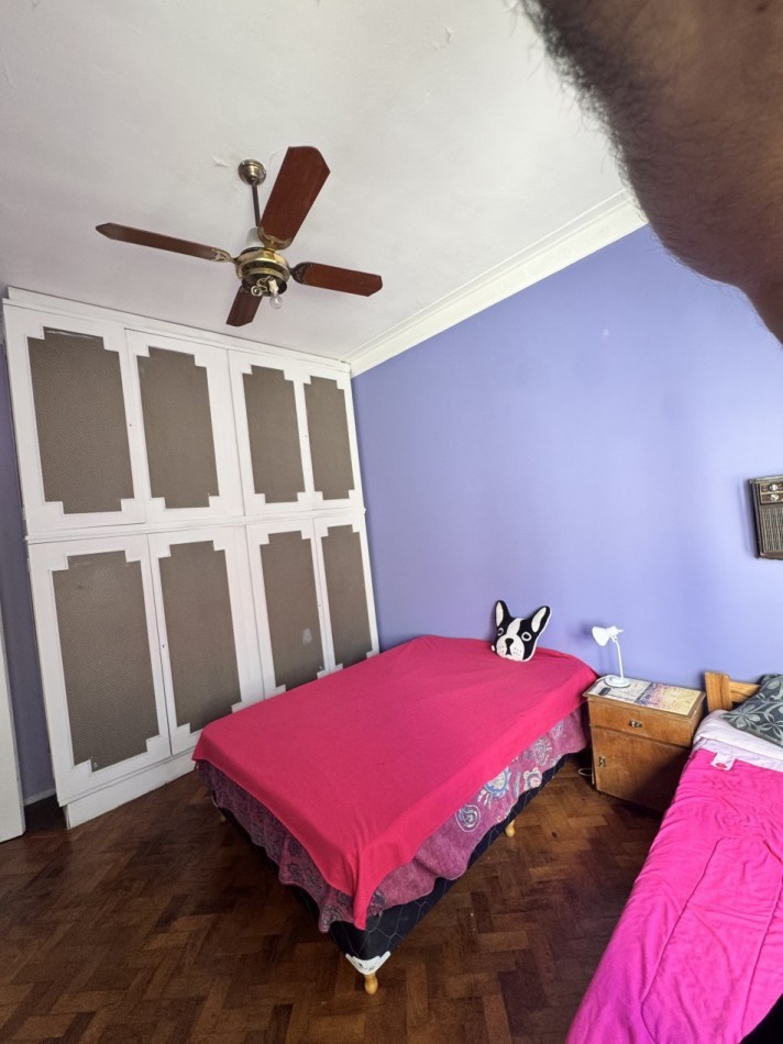 Departamento interno de pasillo 1° piso de escalera apto credito Bajas expensas - se escuchan ofertas 