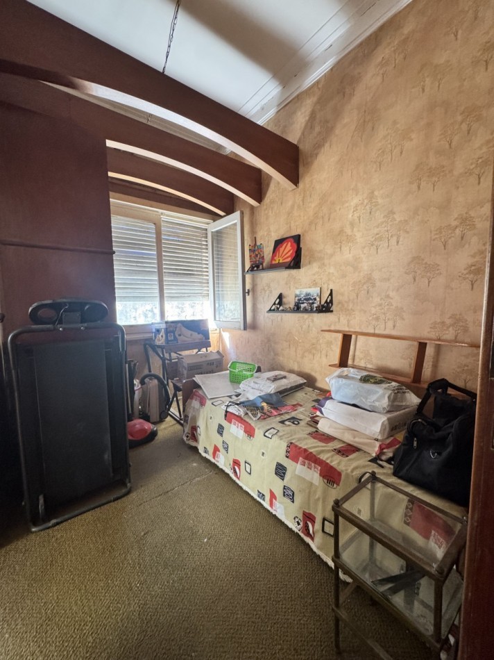 Departamento interno de pasillo 1° piso de escalera apto credito Bajas expensas - se escuchan ofertas 